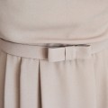 kakao krāsas kāzu kleita ar rozēm un pāvu spalvām, josta kniedējama, midi garums