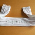 zīda kāzu kleita, saules griezuma svārki, drapērijas, josta ar pērļu izšuvumu